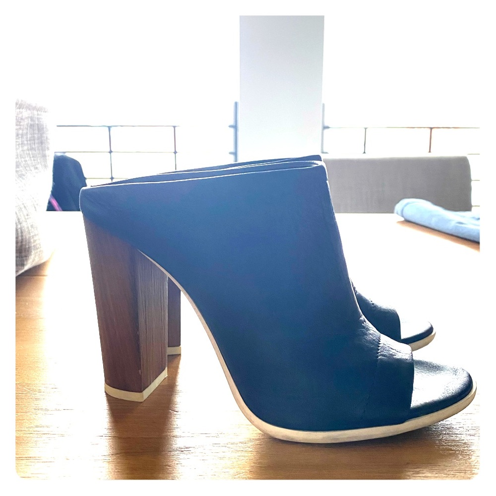 Vince mule heels